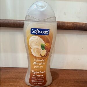 NWT Softsoap Creamy Moisture Body Wash buttery shea and almond  oil